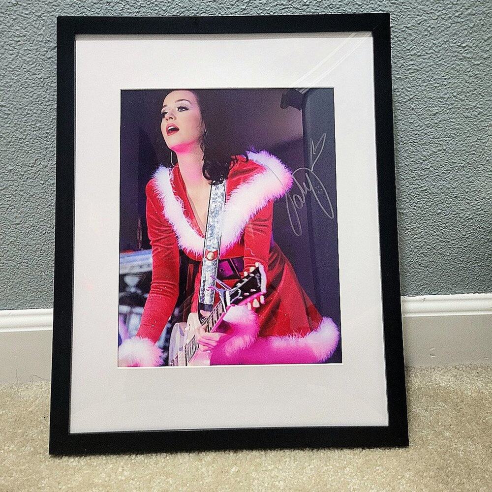 Rare Katy Perry Authentic Signed Autographed 11X14 Framed & Matted COA
